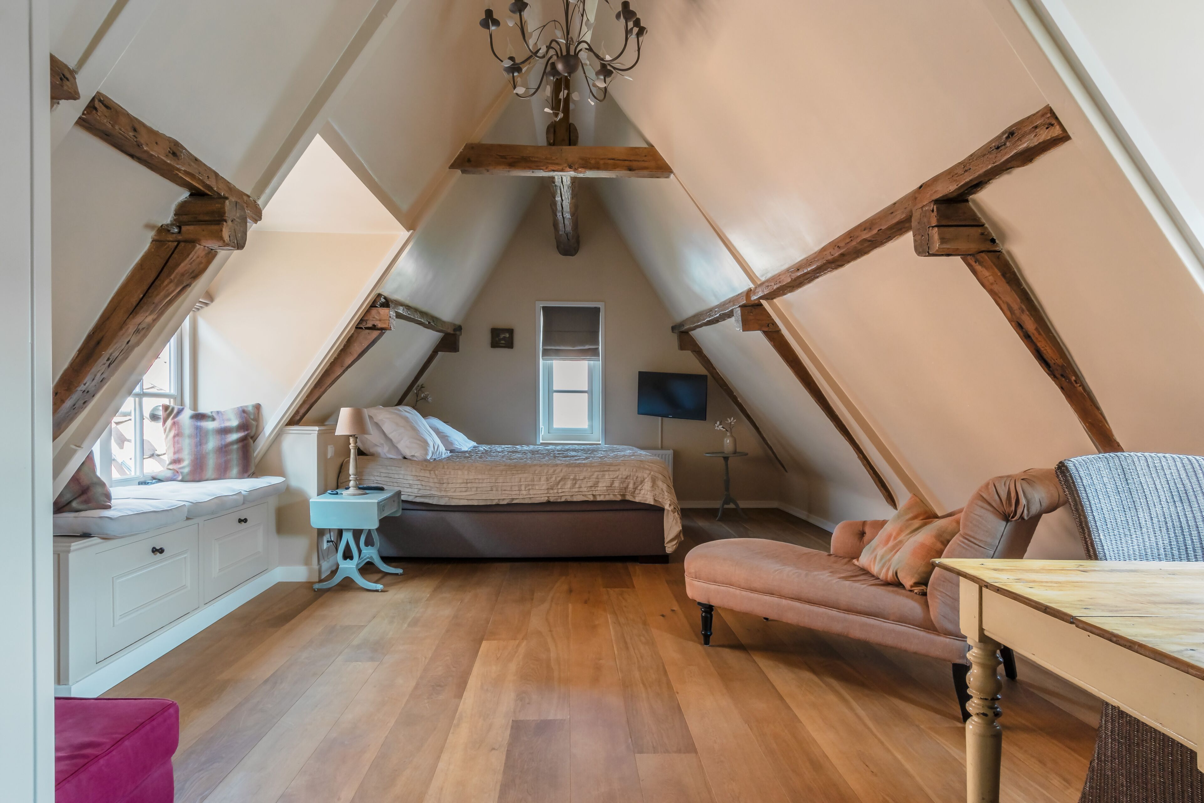 superior room | in-room safe, iron/ironing board, free wifi, bed sheets