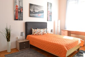 1 bedroom, laptop workspace, iron/ironing board, free WiFi - Paprika Apartment Grand (Budapest)