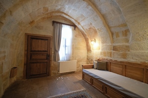 Family Suite | Premium bedding, in-room safe, desk, soundproofing - Urgup Konak (Ürgüp)