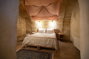 Family Suite | Premium bedding, in-room safe, desk, soundproofing - Urgup Konak (Ürgüp)