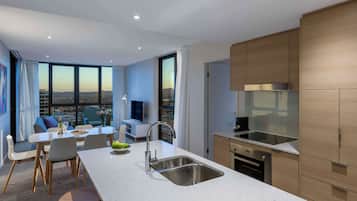 Full-size fridge, microwave, stovetop, dishwasher