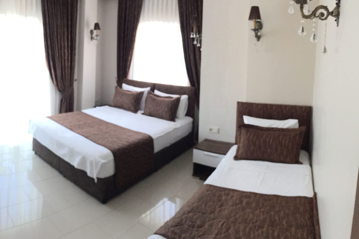 standard triple room | minibar, free cots/infant beds, free wifi