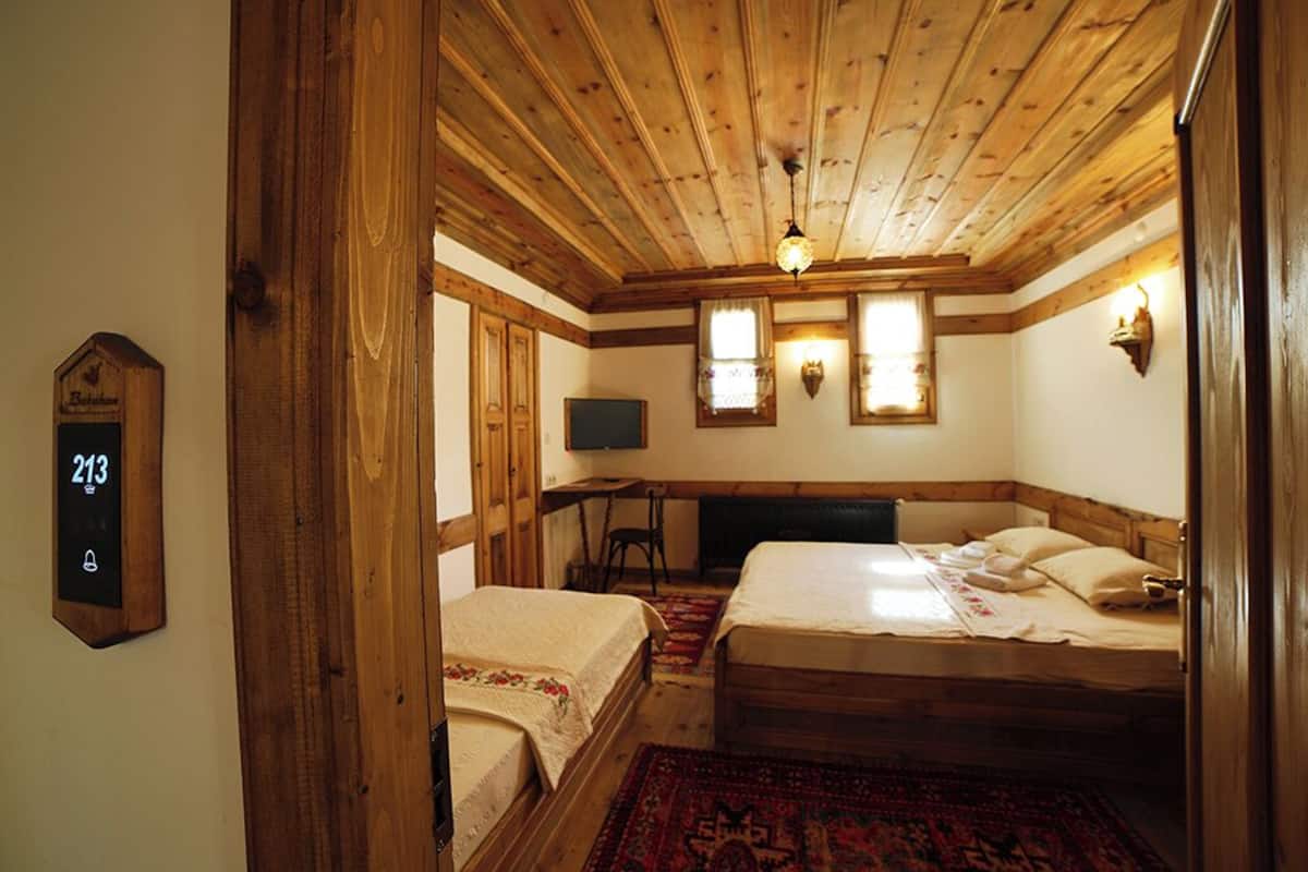 Family Triple Room, Multiple Beds | Premium bedding, free WiFi, bed sheets