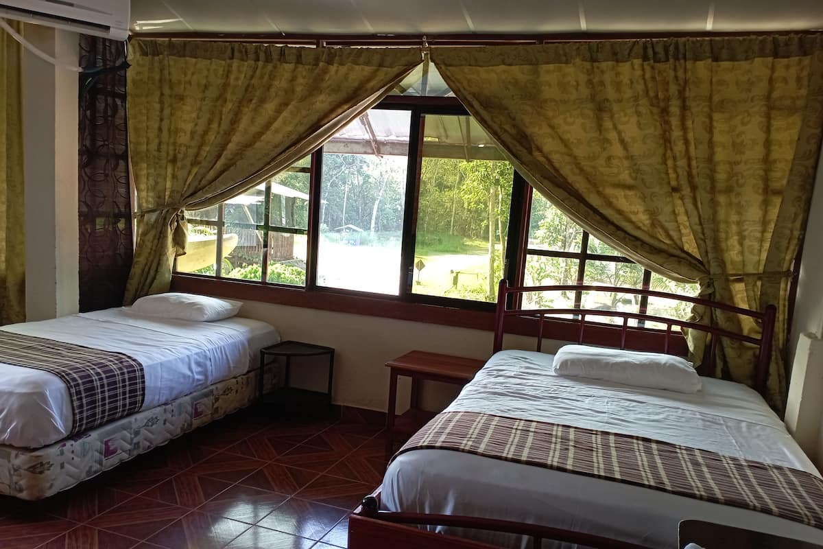 Comfort Double Room, 1 Queen Bed, Private Bathroom, Pool View | Desk, iron/ironing board, free WiFi, bed sheets