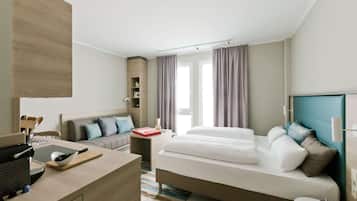 1 habitación, caja de seguridad en la habitación y escritorio