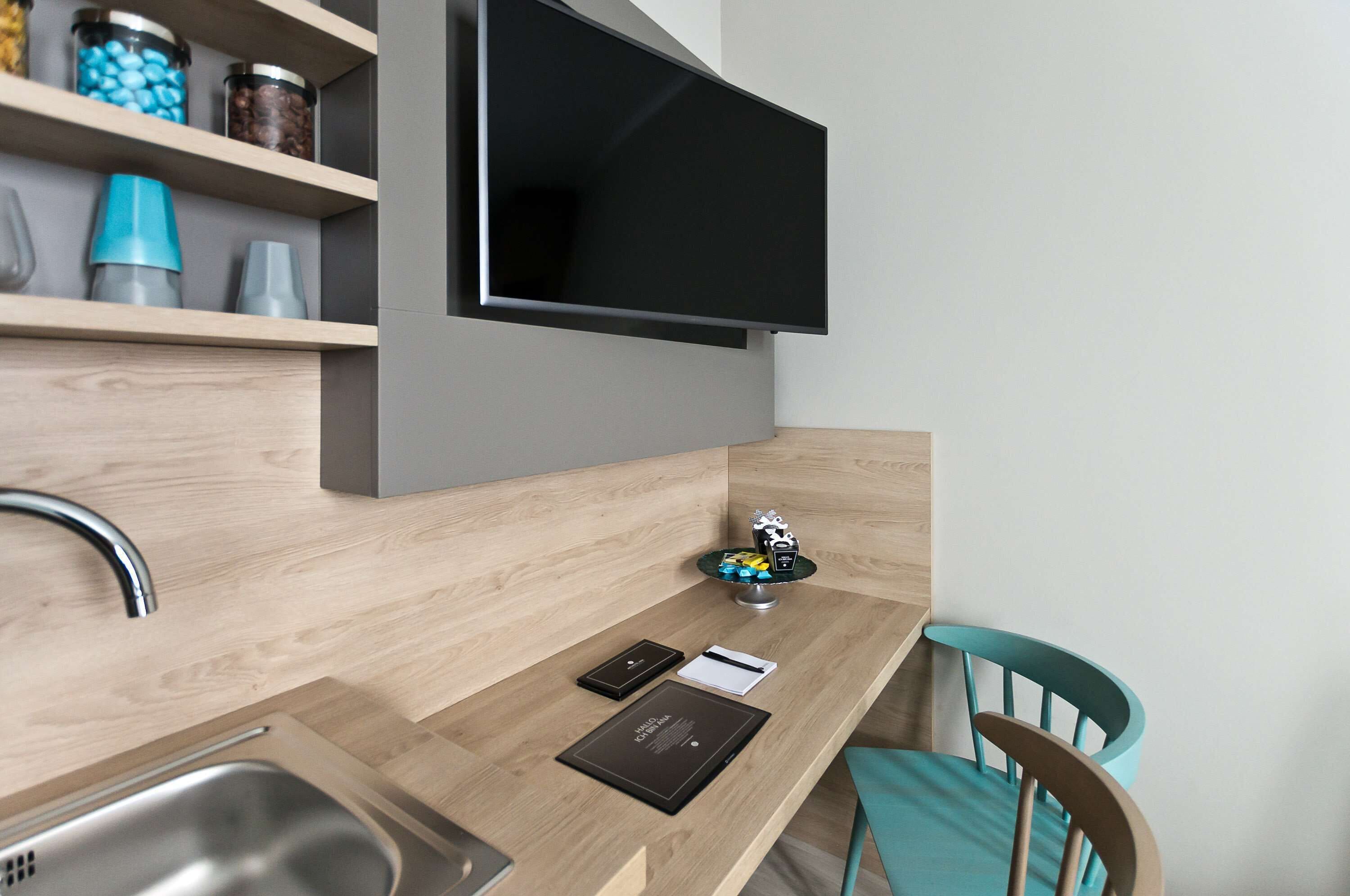 1 bedroom, in-room safe, desk, blackout curtains