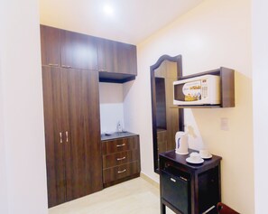 Junior Suite, 1 King Bed | Living area - Qallwa Pucallpa (Callería)