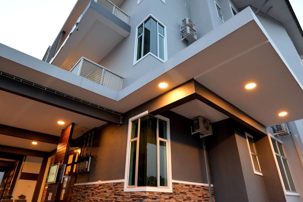 Palm City Villa