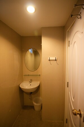 Chambre Triple | Salle de bain
