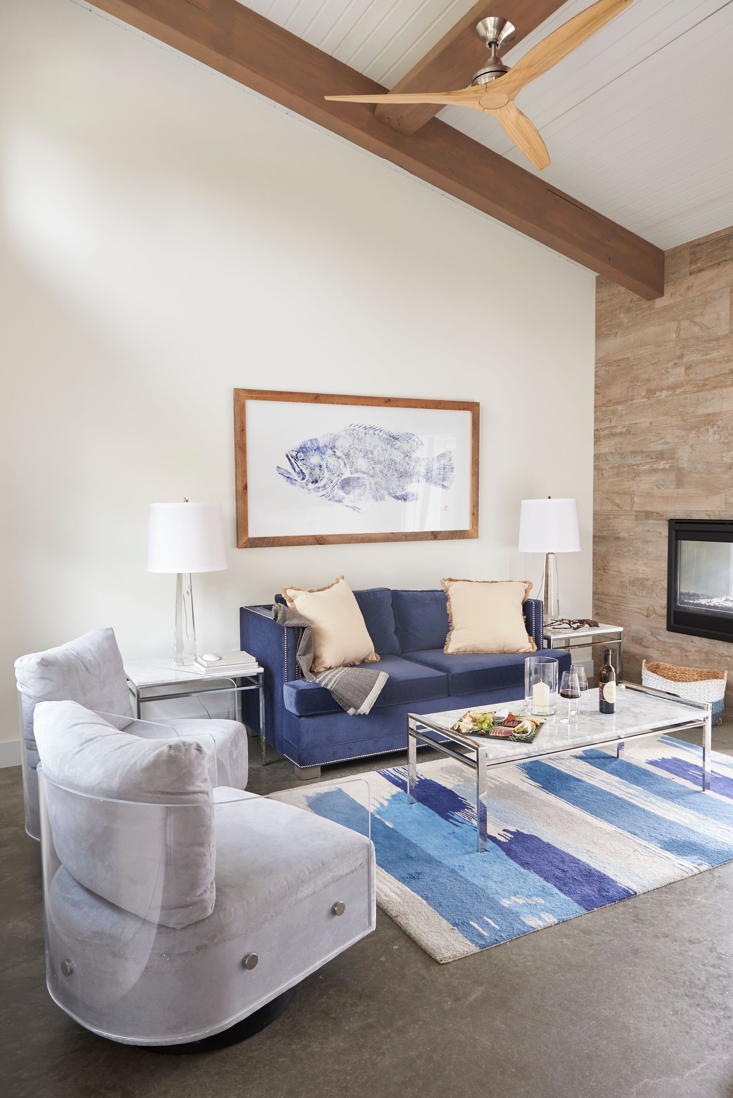 Suite, 1 King Bed | Living area