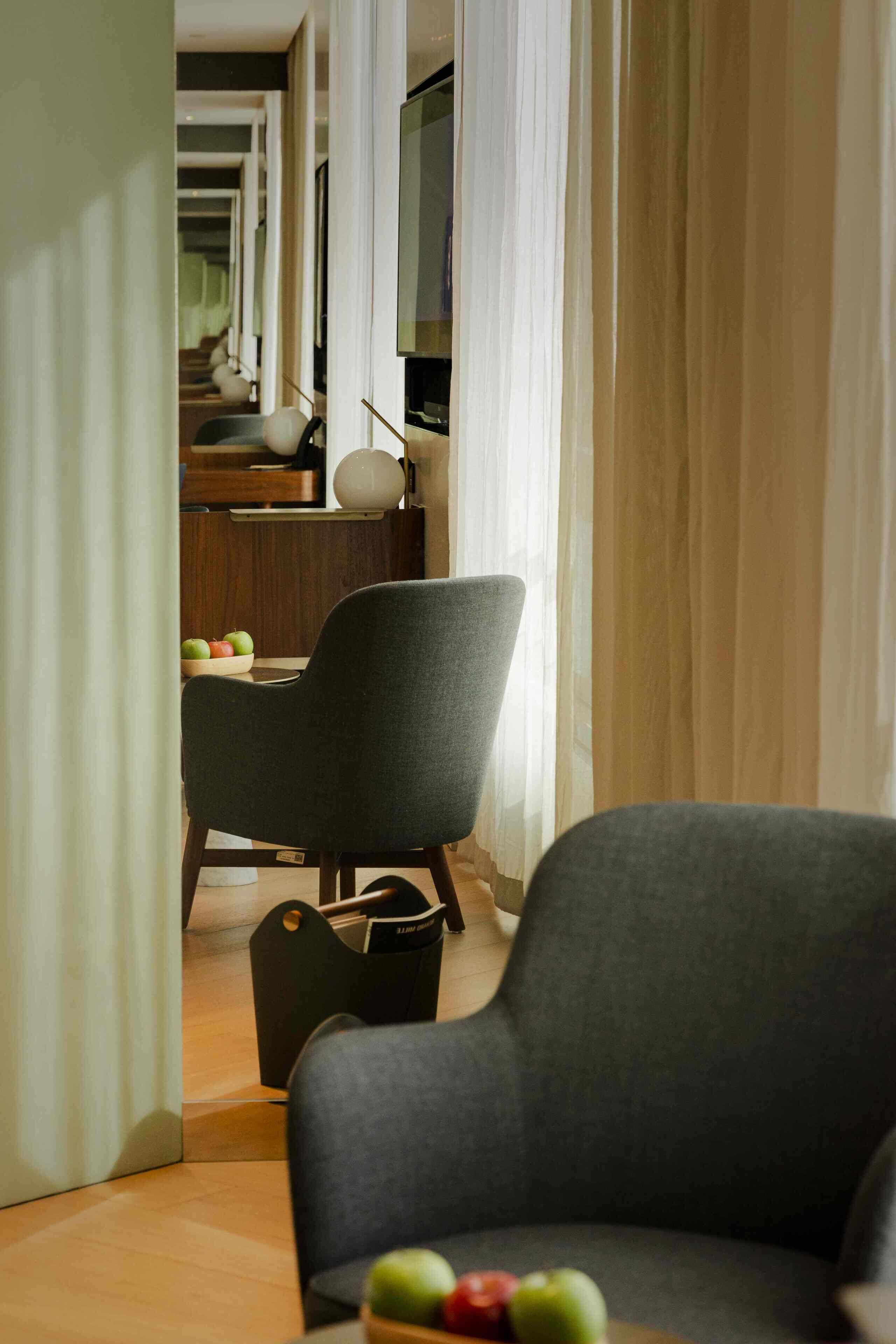 premier hollywood king room | 1 bedroom, premium bedding, down duvets, free minibar items