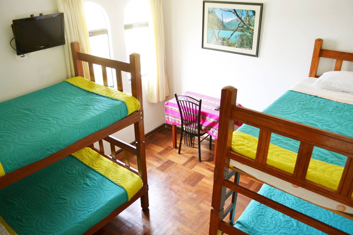 Individually furnished, laptop workspace, iron/ironing board, free WiFi