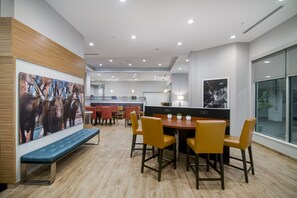 Lobby sitting area - TownePlace Suites Fort Worth University Area/Medical Center (Fort Worth)