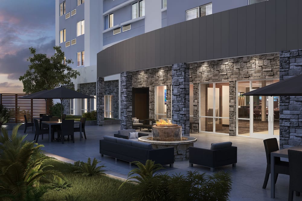 Courtyard by Marriott Houston Intercontinental Airport