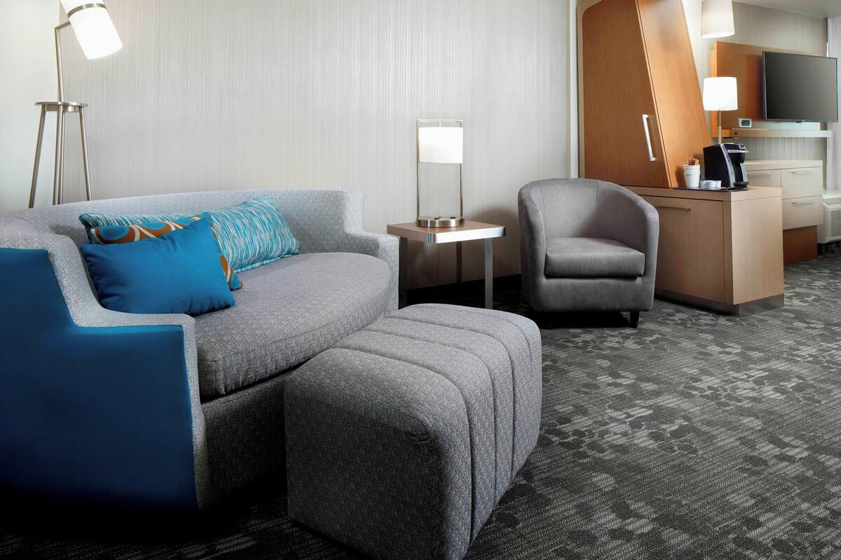 suite, multiple beds | premium bedding, in-room safe, desk, laptop workspace