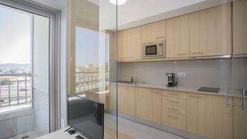 Comfort Studio, Balcony (3) | Private kitchenette