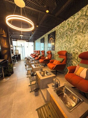 Body treatments, body scrubs, facials, manicures and pedicures - Royal Grand Hotel (Monrovia)