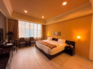 Deluxe Single Room | Premium bedding, down comforters, minibar, in-room safe - Royal Grand Hotel (Monrovia)