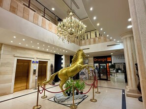 Lobby - Royal Grand Hotel (Monrovia)