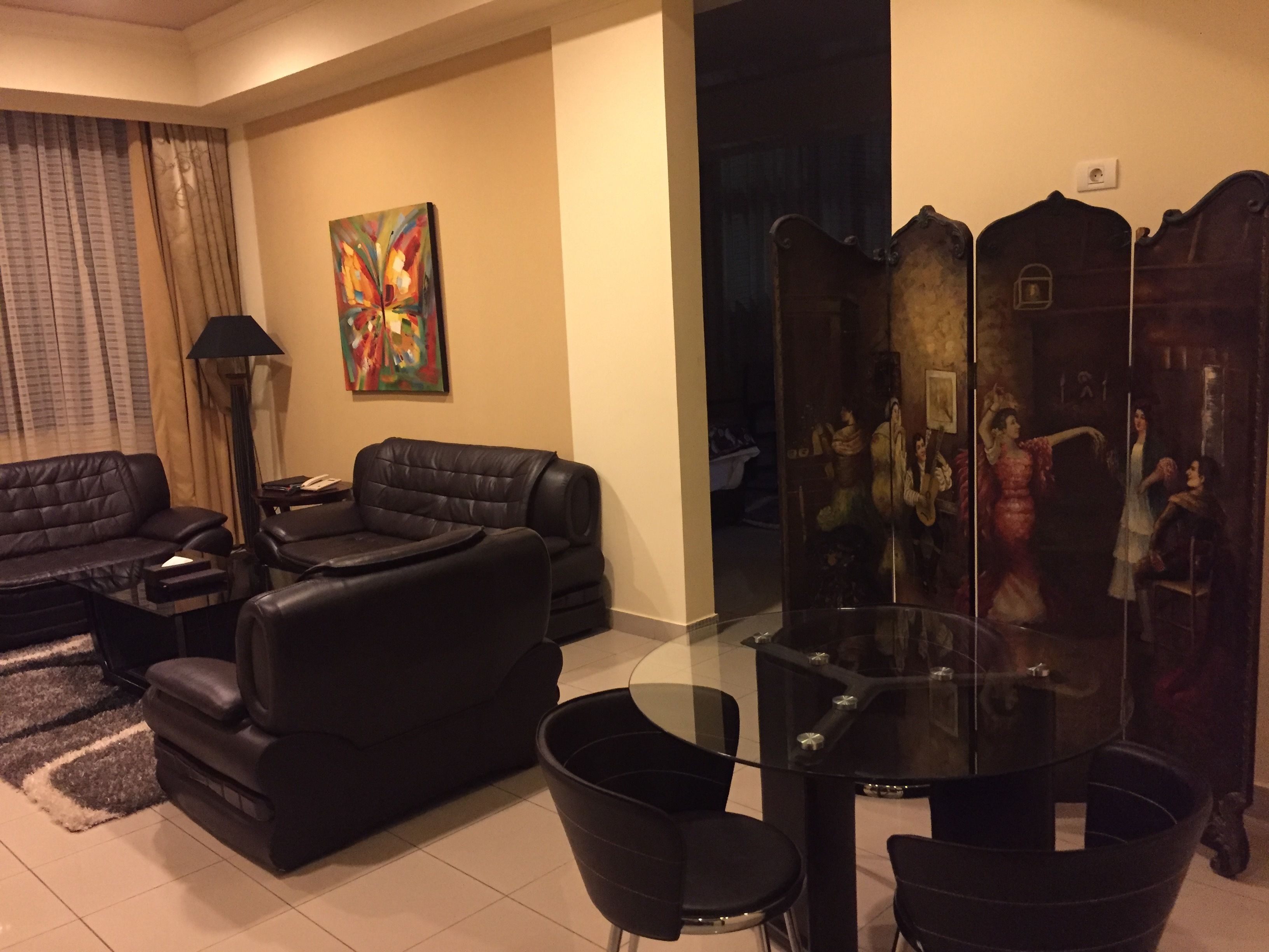 presidential suite | living area | 32-inch flat-screen tv with cable channels, tv