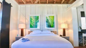 Suite, 1 King Bed (Keeping Suite)