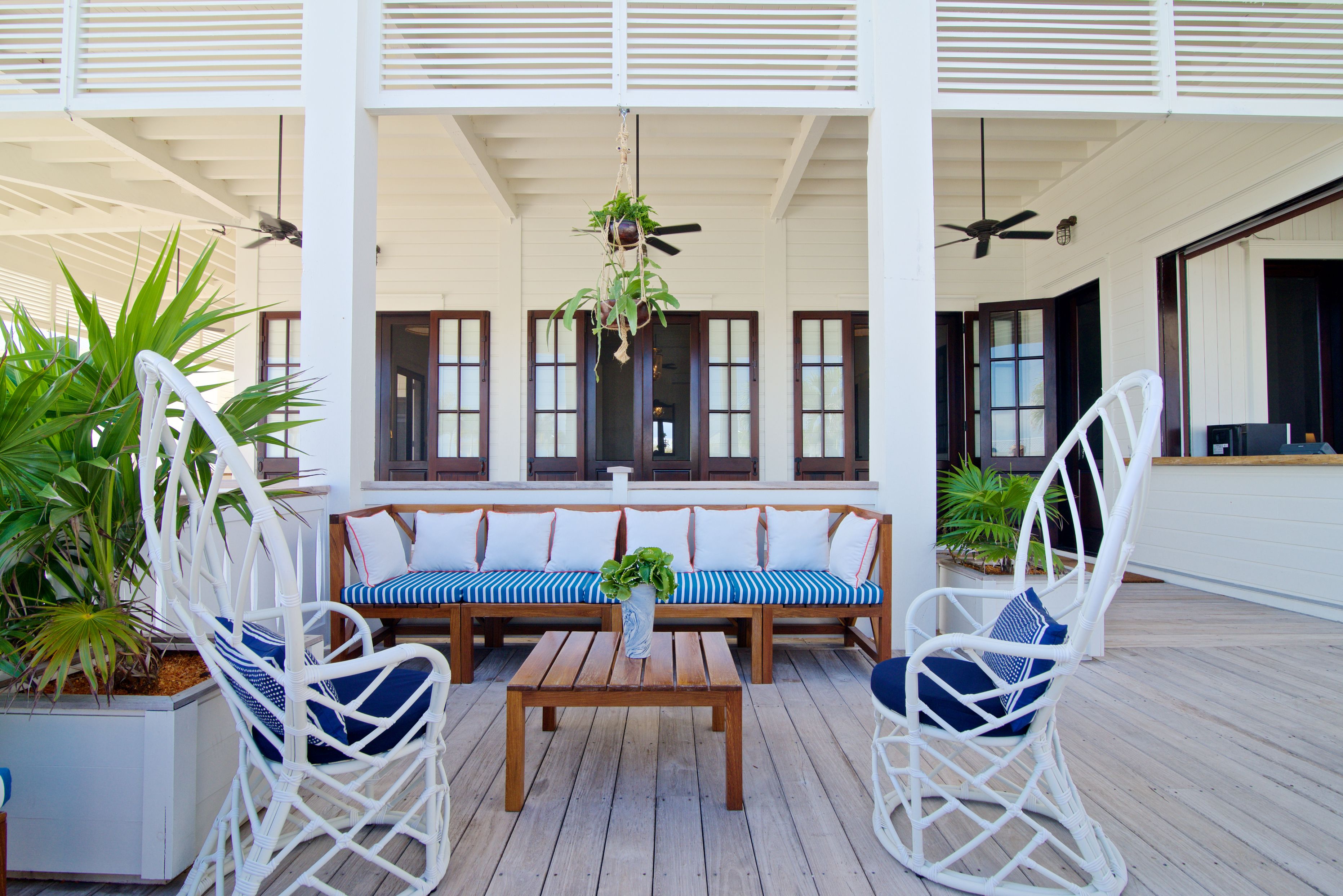 4 restaurants servant le déjeuner et le dîner, plats Cuisine fusion