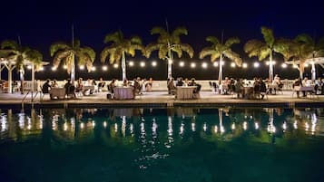 4 Restaurants, Mittagessen, Abendessen, Fusionsküche