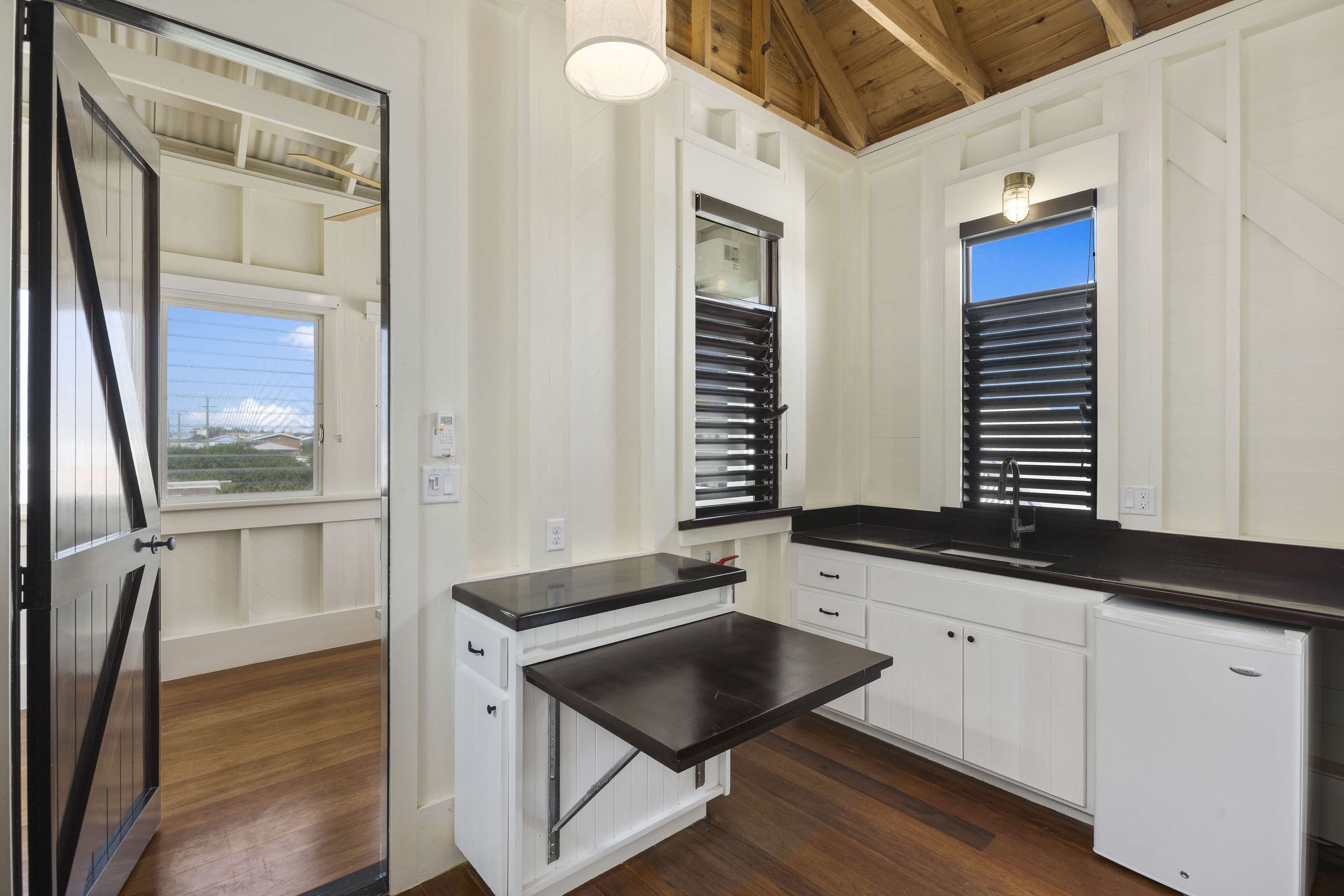 suite, 1 king bed (keeping suite) | private kitchen | fridge, freezer, paper towels