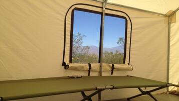 Tente, plusieurs lits | Vue de la chambre