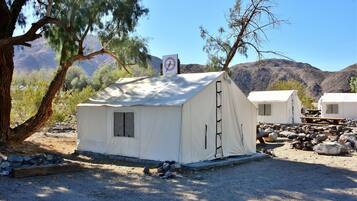 Cribs/infant beds, bed sheets