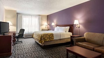 Studio Suite, 1 King Bed, Non Smoking | Premium bedding, down comforters, pillowtop beds, desk