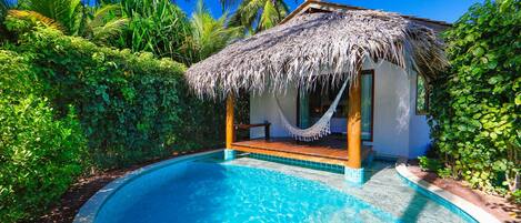 Bangalo Master | Minibar, coffre-fort pour ordinateur portable, bureau