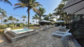 Outdoor spa tub - Apart Hotel Porto Kanoas (Bertioga)