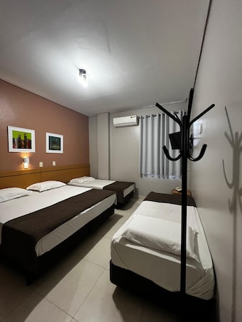 Ropa de cama de alta calidad, minibar, wifi gratis y ropa de cama