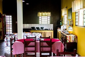 Breakfast and lunch served - Pousada Fazenda Polyanna (Mariana)