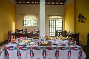 Breakfast area - Pousada Fazenda Polyanna (Mariana)