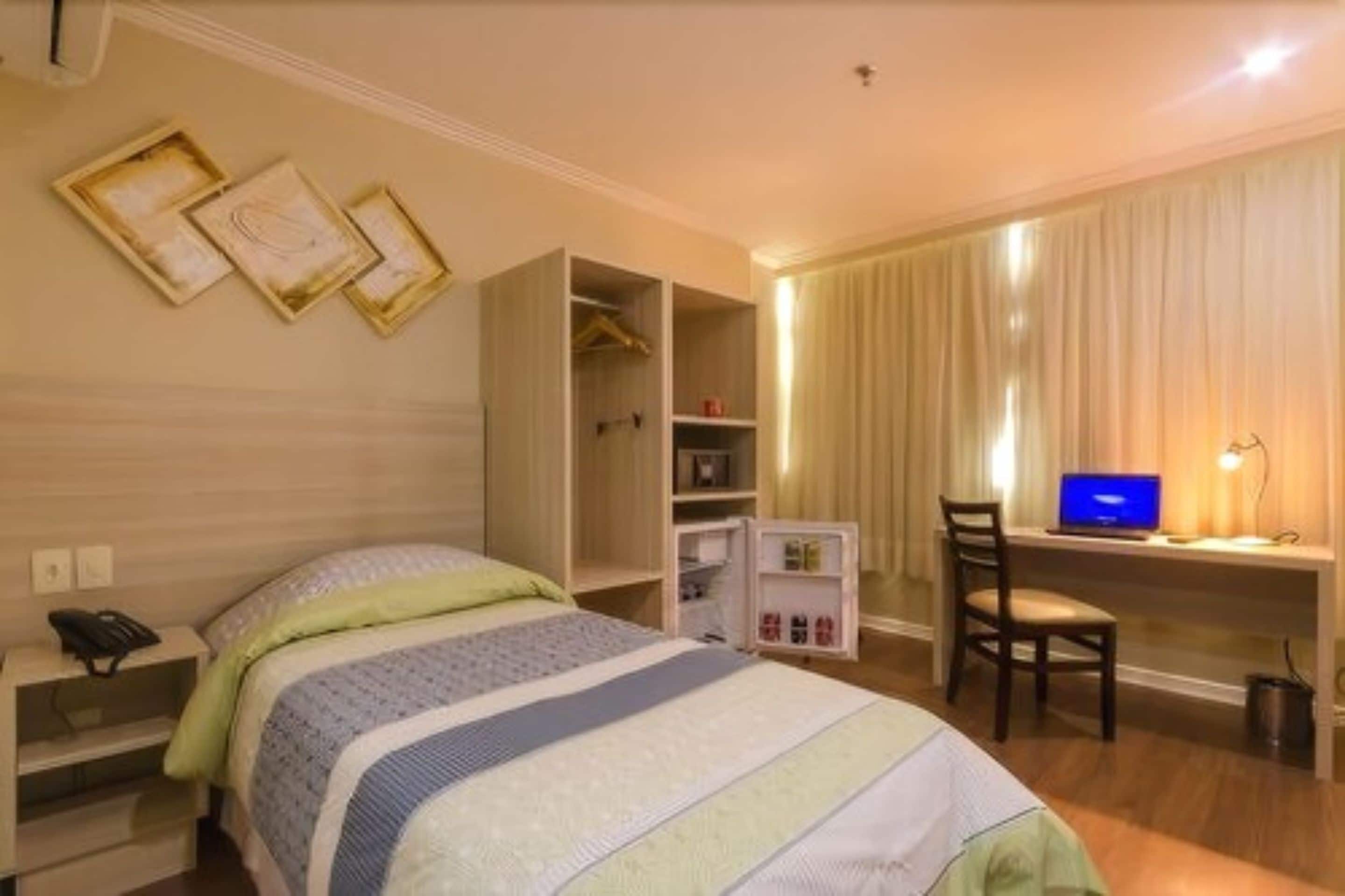 studio | minibar, in-room safe, desk, blackout curtains