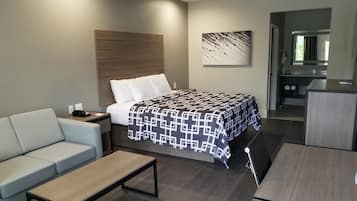 デスク、遮光カーテン、アイロン / アイロン台、WiFi (無料)