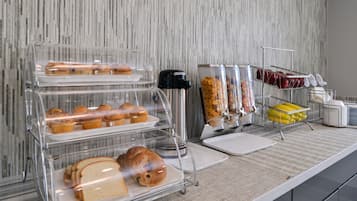 Free daily continental breakfast