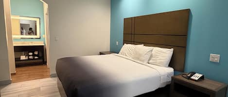 Economy Single Room | Individually decorated, individually furnished, desk, laptop workspace