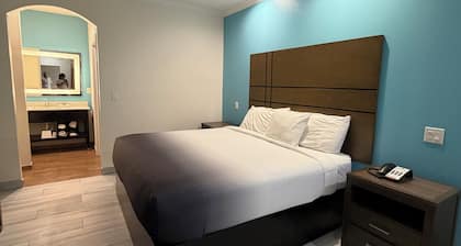 Crystal Inn & Suites IAH Humble