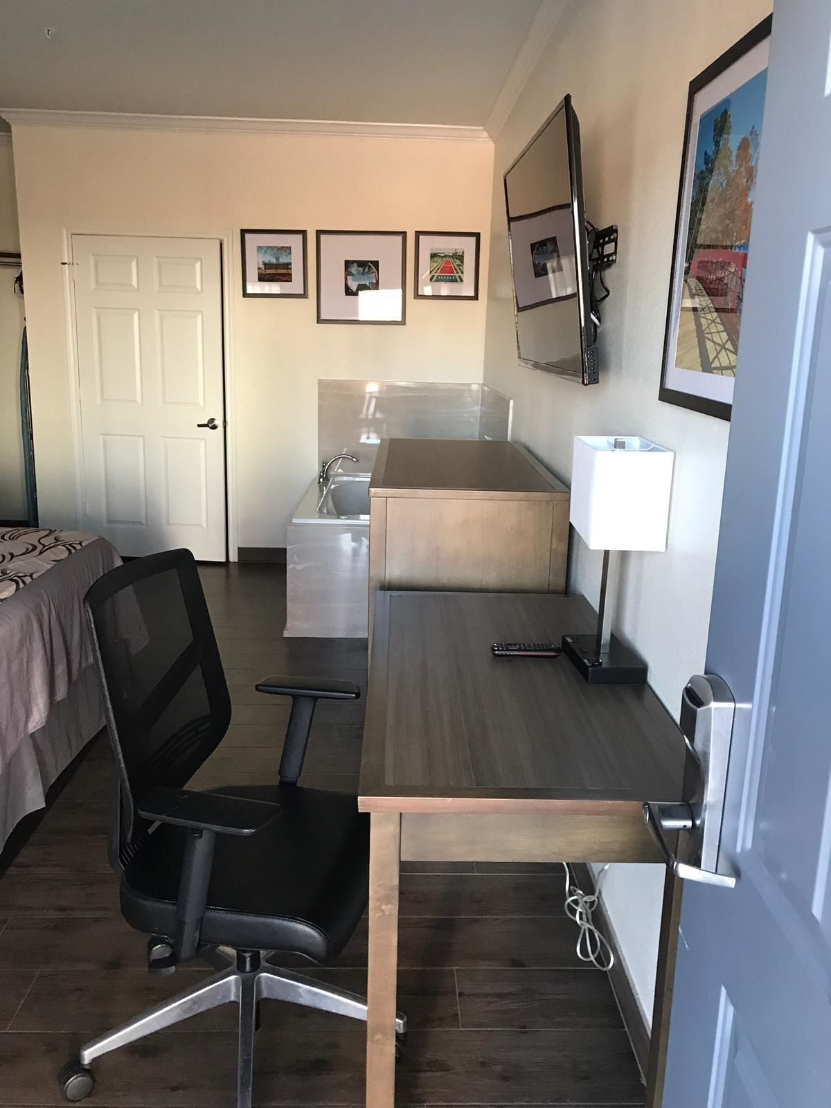 room, 1 king bed, non smoking, jetted tub | individually decorated, individually furnished, desk, laptop workspace