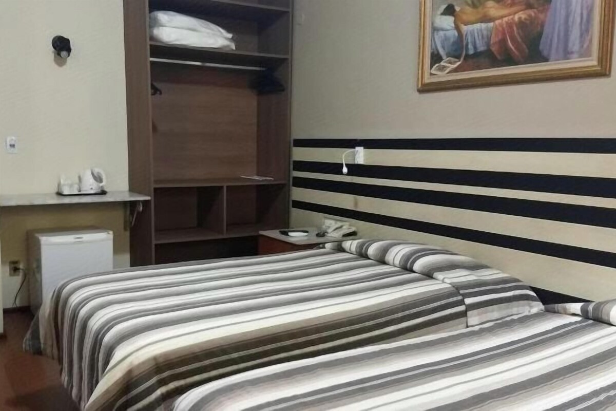 Minibar, escritorio, cortinas blackout y cunas gratuitas 