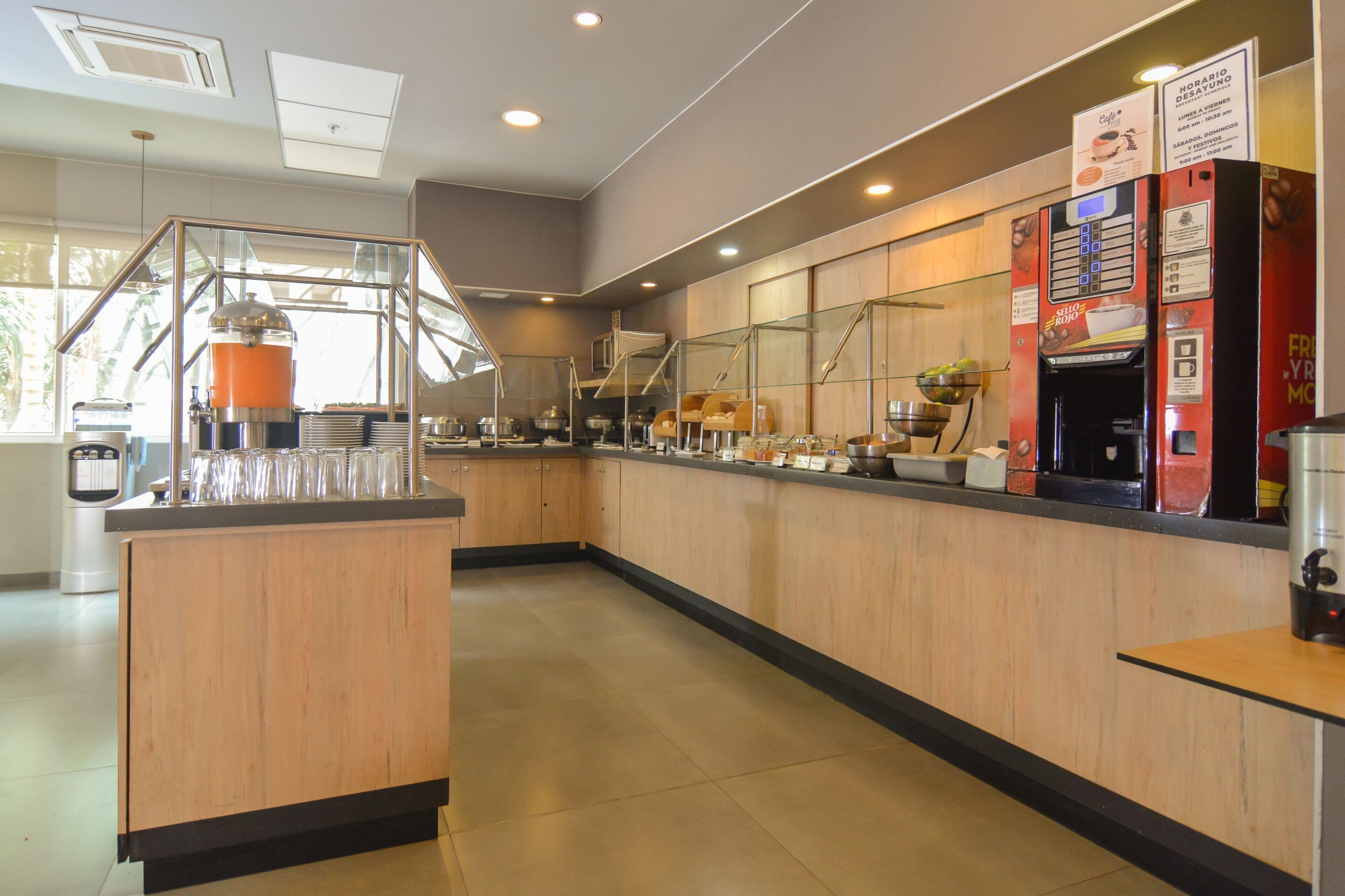 free daily continental breakfast