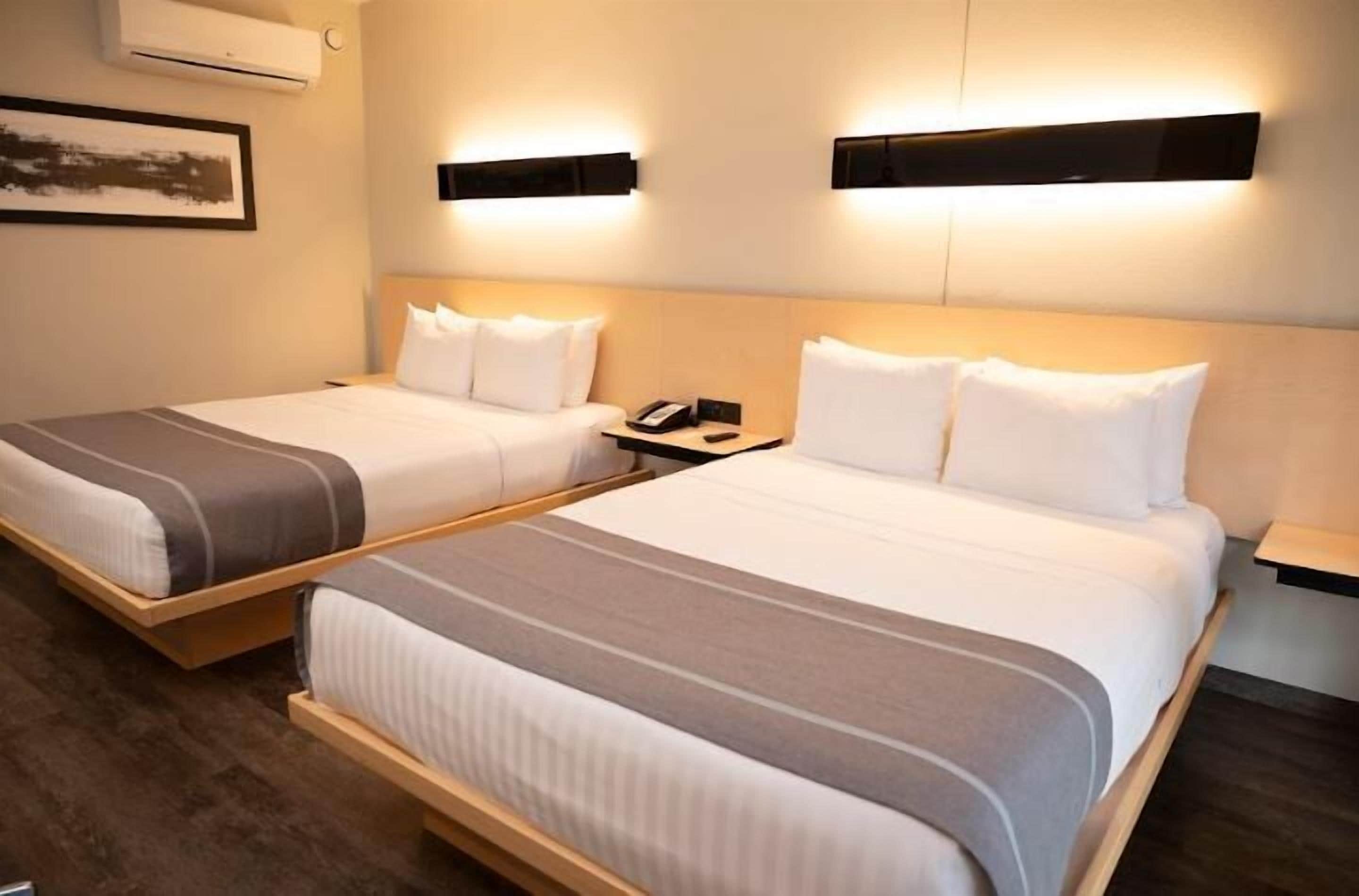 Egyptian cotton sheets, hypo-allergenic bedding, desk, soundproofing