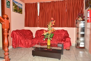 Executive Single Room | Living area | Flat-screen TV