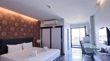 Superior Room, 1 King Bed | Hochwertige Bettwaren, Minibar (mit einigen kostenlosen Artikeln)