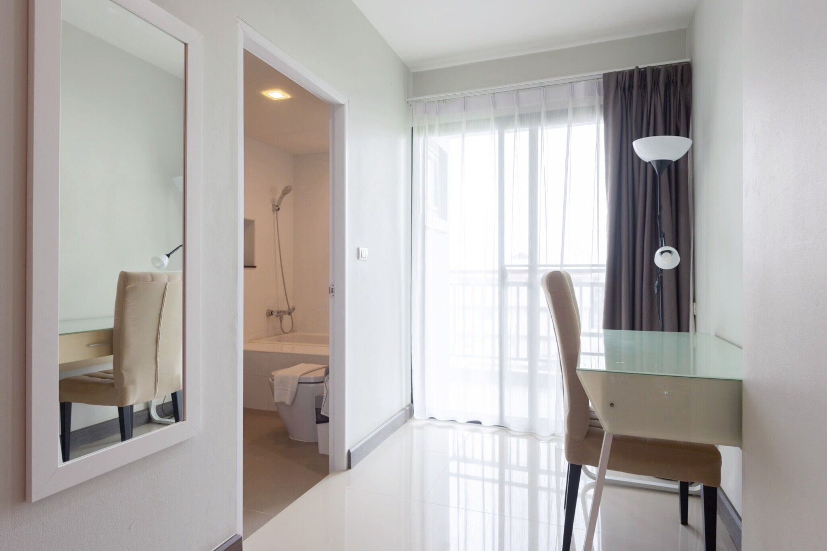 exclusive suite | bathroom | separate bathtub and shower, deep-soaking bathtub, free toiletries