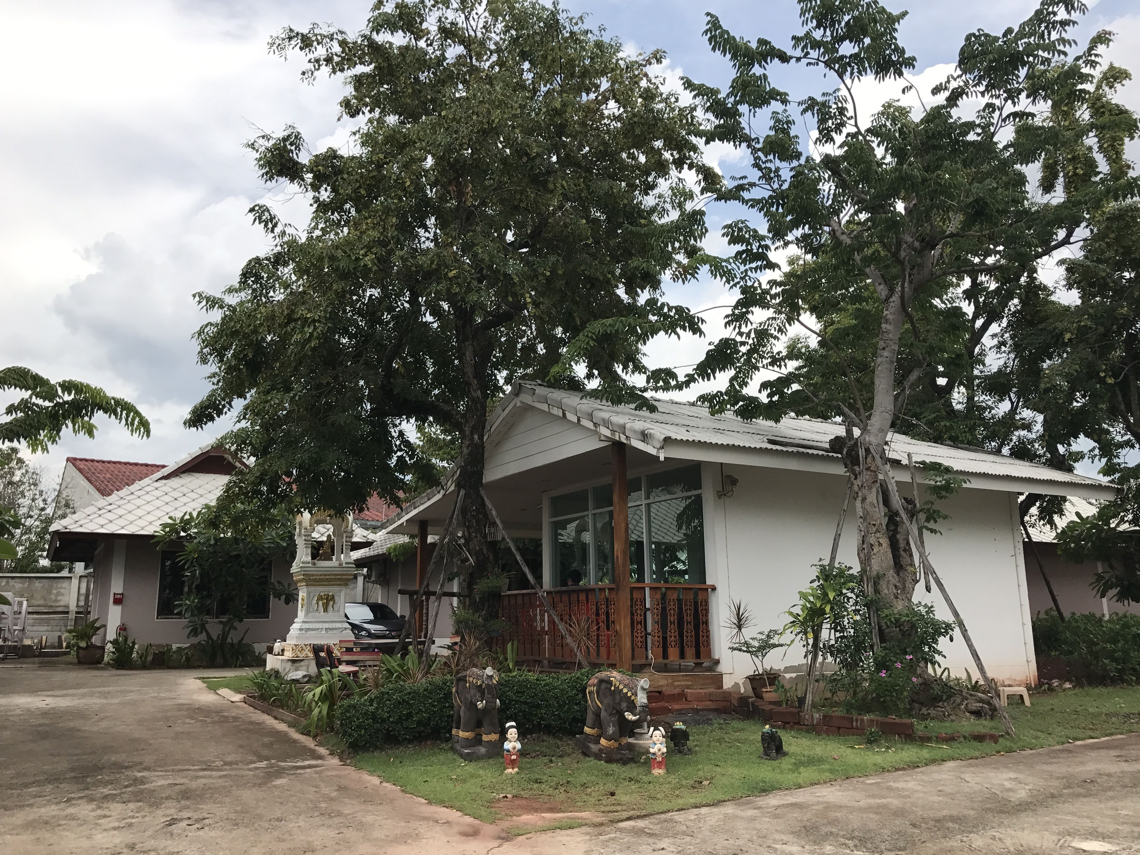 المنشأة من الخارج