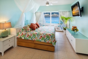 2 bedrooms, in-room safe, desk, iron/ironing board